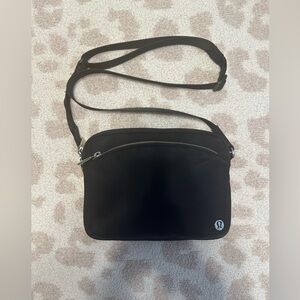 City Adventurer Crossbody Bag 2.5L - SOLD OUT ONLINE!